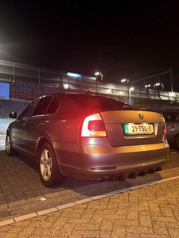 Grijs Gebruikt 2012 Skoda Octavia Sedan | € 8.000 (Iets duurder) - Afbeelding 1/4