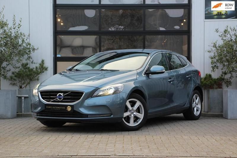 Hatchback Gebruikt 2012 Volvo V40 Momentum Stationwagen | € 10.845 (Eerlijke prijs) - Afbeelding 1/4