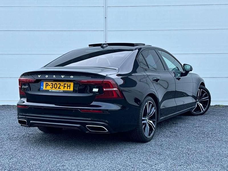 Occasion Volvo S60 R-Design 349 PK (256 kW) 2022 Zwart Sedan