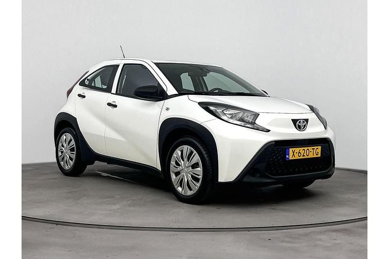 Wit Gebruikt 2024 Toyota Aygo X SUV | € 15.999 (Super prijs) - Afbeelding 1/1