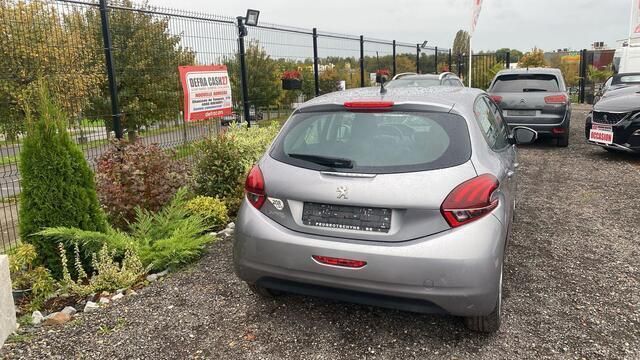 Zilver Gebruikt 2019 Peugeot 208 Hatchback | € 9.999 (Super prijs) - Afbeelding 1/4