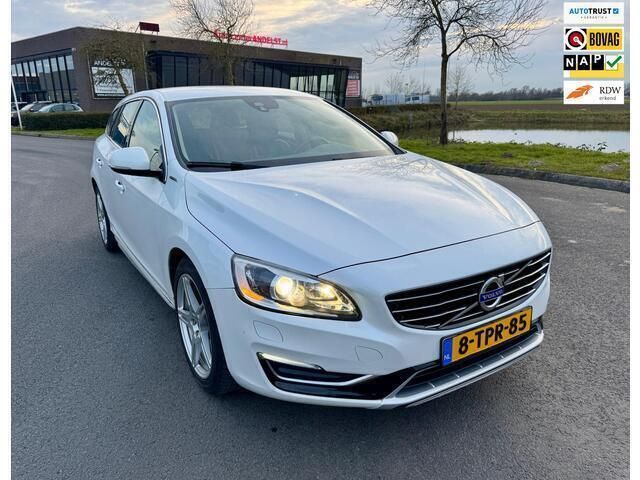 Wit, metallic lak Gebruikt 2014 Volvo V60 Summum Stationwagen | € 12.950 (Eerlijke prijs) - Afbeelding 1/4
