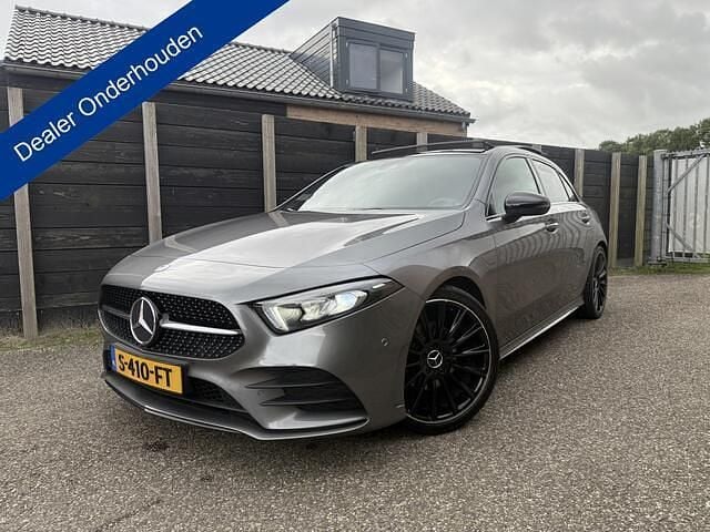 Grijs Gebruikt 2018 Mercedes A200 Business Hatchback | € 23.750 (Eerlijke prijs) - Afbeelding 1/4