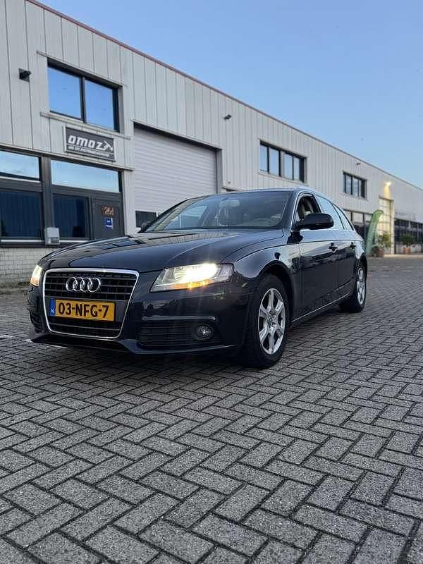 Blauw Gebruikt 2010 Audi A4 Business Stationwagen | € 6.499 (Goede deal) - Afbeelding 1/4