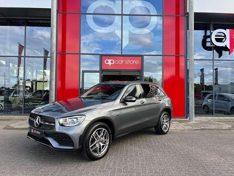 Grijs Gebruikt 2020 Mercedes GLC300e Business SUV | € 38.999 (Eerlijke prijs) - Afbeelding 1/4