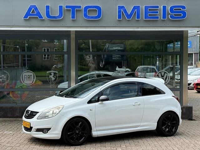 Wit Gebruikt 2008 Opel Corsa Cosmo Hatchback | € 1.995 (Eerlijke prijs) - Afbeelding 1/4