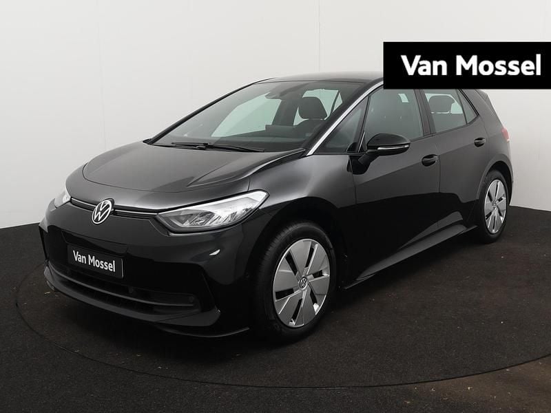 Zwart Nieuw 2024 VW ID.3 Pure Hatchback | € 40.600 - Afbeelding 1/4