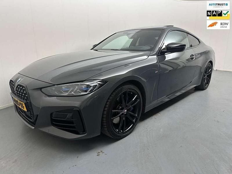 Grijs, metallic lak Gebruikt 2022 BMW M440 Executive Sedan | € 62.900 (Eerlijke prijs) - Afbeelding 1/4