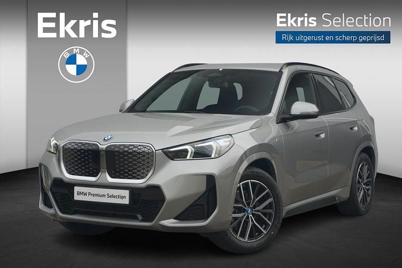 Grijs Gebruikt 2025 BMW iX1 Comfort Edition SUV | € 46.900 (Goede deal) - Afbeelding 1/4