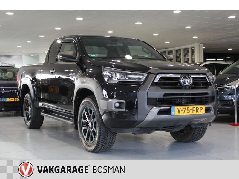 Zwart (metallic) Occasion 2024 Toyota HiLux Pickup | € 45.000 (Super prijs) - Afbeelding 1/4