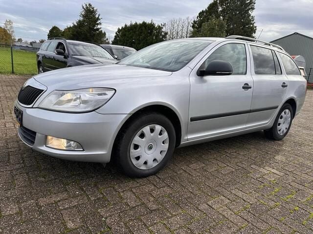 Grijs Gebruikt 2011 Skoda Octavia Stationwagen | € 2.999 (Super prijs) - Afbeelding 1/4
