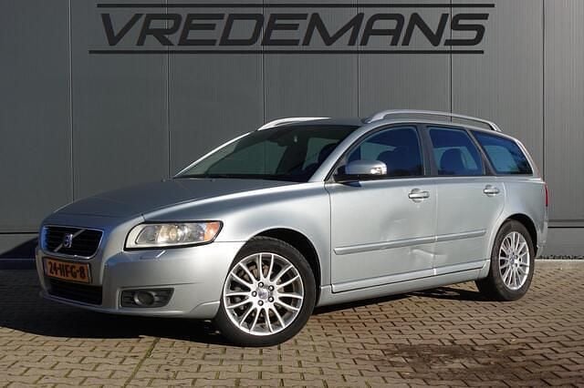 Grijs (metallic) Gebruikt 2008 Volvo V50 Stationwagen | € 2.250 (Super prijs) - Afbeelding 1/4