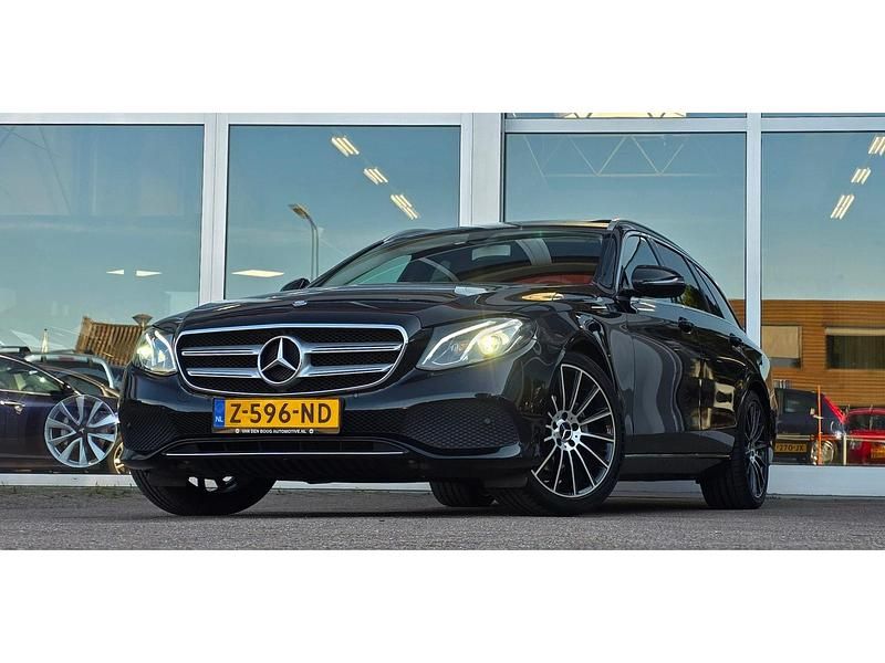 Zwart Gebruikt 2016 Mercedes E200 Ambition Stationwagen | € 22.494 (Eerlijke prijs) - Afbeelding 1/3