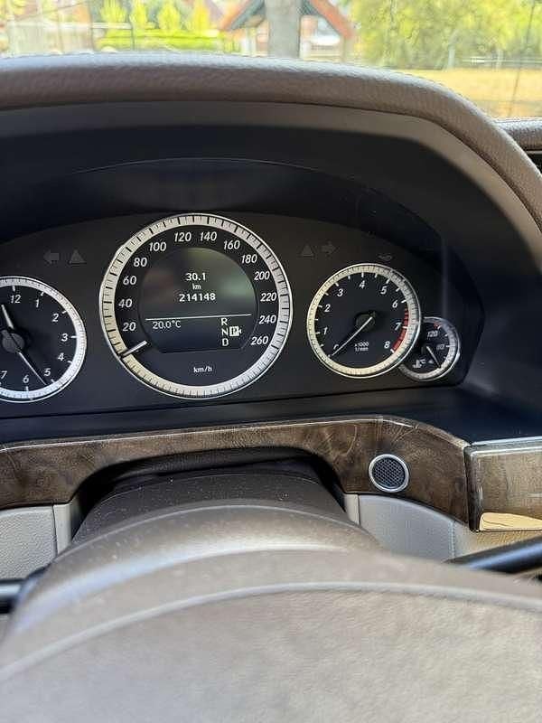 Geel Gebruikt 2009 Mercedes E350 Sedan | € 15.000 (Eerlijke prijs) - Afbeelding 1/4