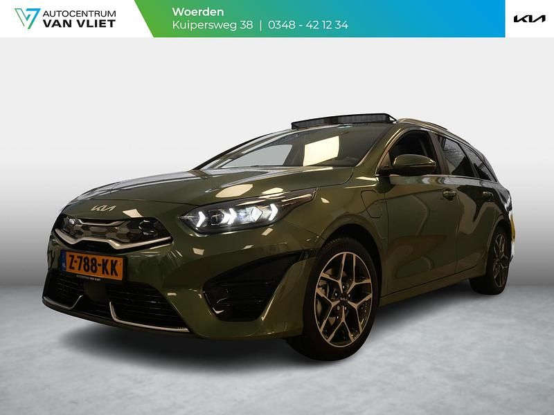 Groen Gebruikt 2024 Kia Ceed Hatchback | € 24.890 (Eerlijke prijs) - Afbeelding 1/4