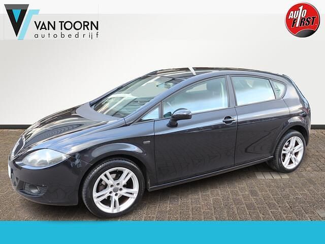 Zwart (metallic) Gebruikt 2006 Seat Leon Stylance Hatchback | € 3.648 (Eerlijke prijs) - Afbeelding 1/4