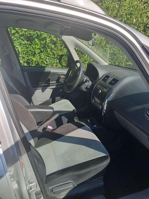 Zilver Gebruikt 2011 Suzuki SX4 Limited Hatchback | € 4.750 (Goede deal) - Afbeelding 1/4