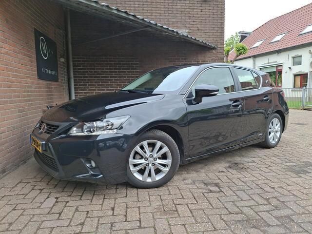 Zwart Gebruikt 2017 Lexus CT200h Business Edition Hatchback | € 17.740 (Eerlijke prijs) - Afbeelding 1/4