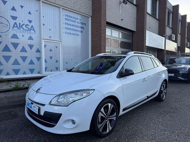 Zwart Gebruikt 2012 Renault Mégane GrandTour Bose Edition Stationwagen | € 4.650 (Eerlijke prijs) - Afbeelding 1/4