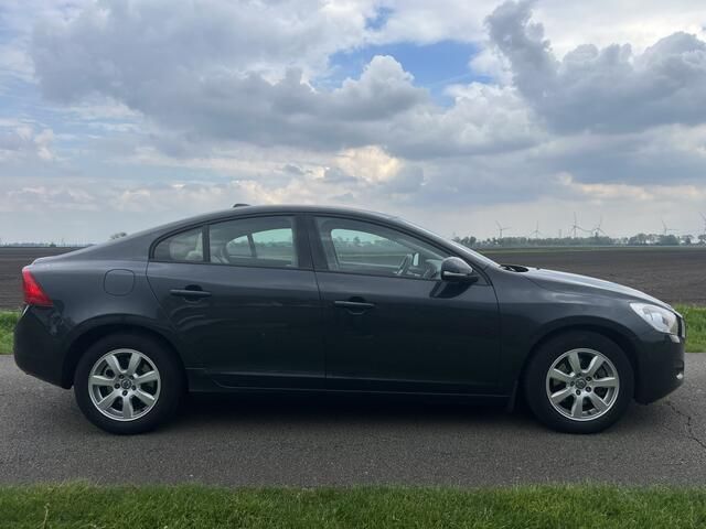 Occasion Volvo S60 Kinetic 150 PK (110 kW) 2011 Grijs Sedan