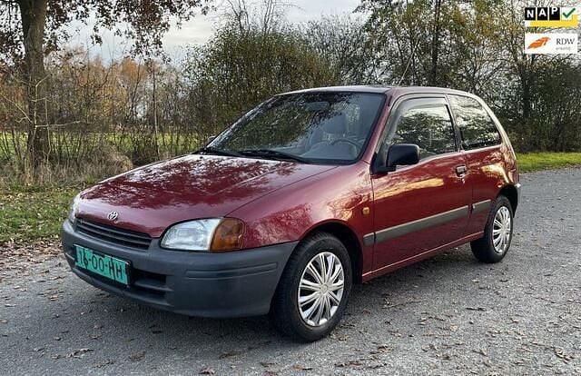 Rood Gebruikt 1996 Toyota Starlet Hatchback | € 1.850 (Eerlijke prijs) - Afbeelding 1/4