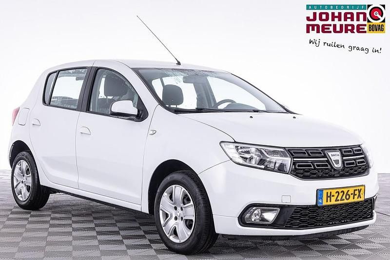 Wit Occasion 2020 Dacia Sandero Lauréate Hatchback | € 10.990 (Goede deal) - Afbeelding 1/4