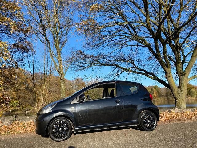 Occasion Toyota Aygo 68 PK (50 kW) 2008 Zwart (metallic) Hatchback