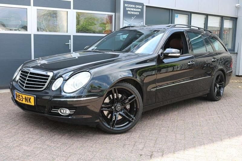 Zwart Gebruikt 2006 Mercedes E280 Classic Stationwagen | € 7.750 (Iets duurder) - Afbeelding 1/4
