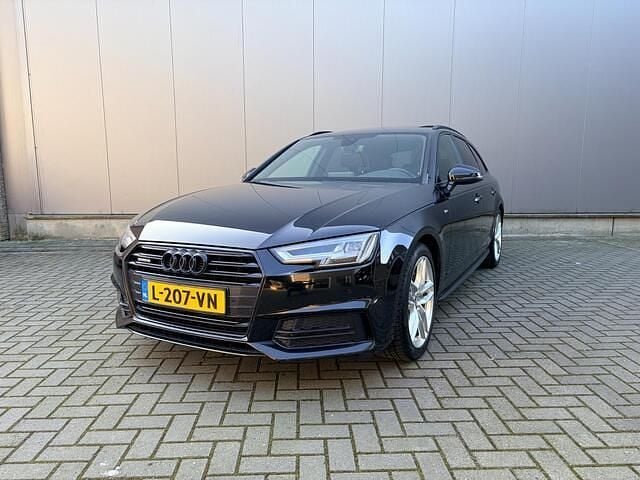 Zwart Occasion 2018 Audi A4 Black Edition Stationwagen | € 13.950 (Super prijs) - Afbeelding 1/4