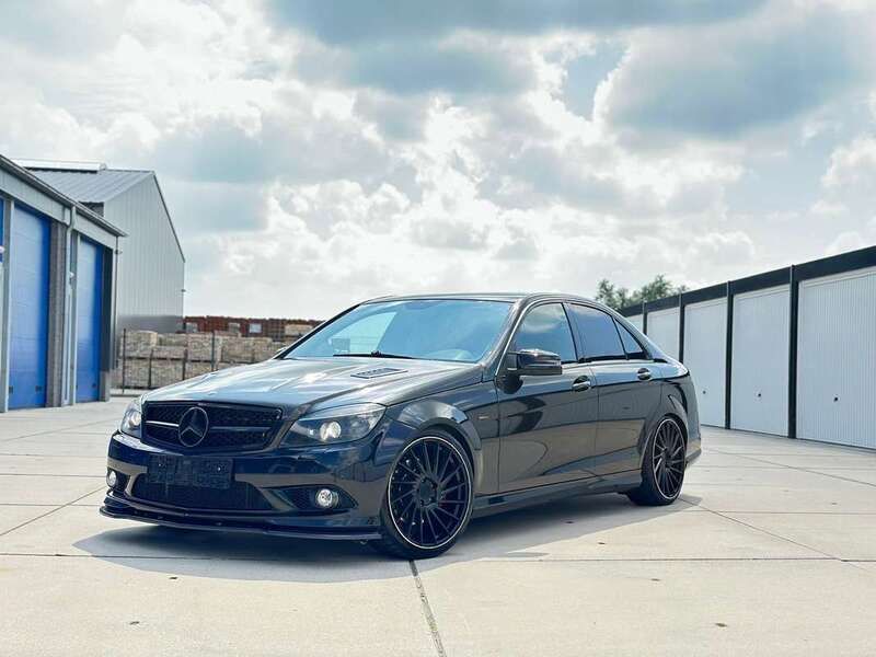 Zwart Gebruikt 2008 Mercedes C63 AMG AMG Sedan | € 14.000 - Afbeelding 1/4