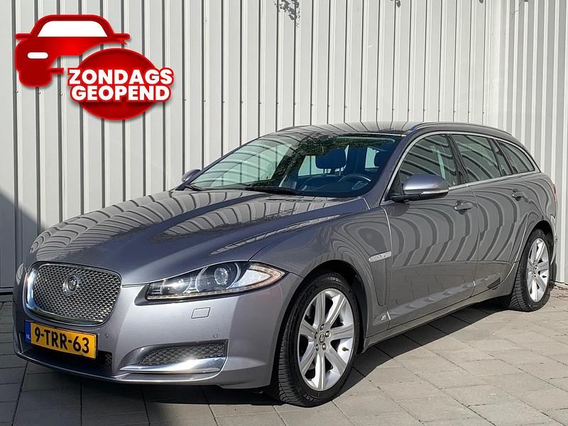 Grijs Gebruikt 2014 Jaguar XF Business Edition Sedan | € 7.945 (Eerlijke prijs) - Afbeelding 1/4