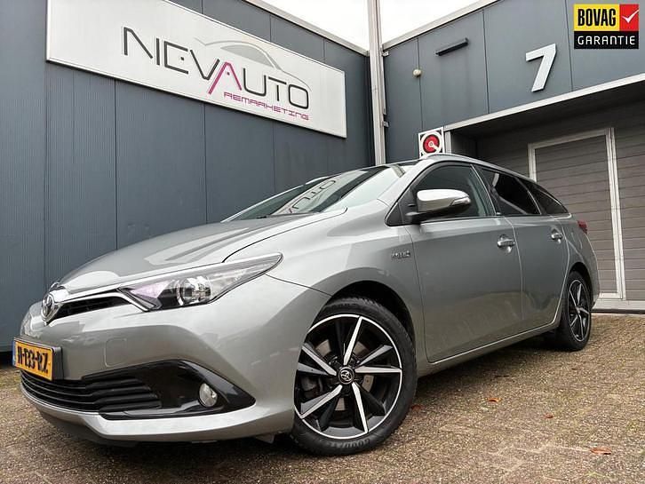 Grijs Occasion 2017 Toyota Auris Touring Sports Stationwagen | € 17.450 (Eerlijke prijs) - Afbeelding 1/4