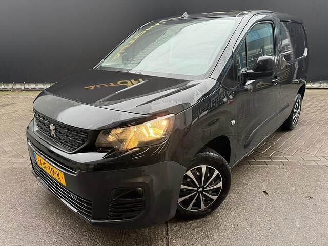 Occasion Peugeot Partner Premium 76 PK (55 kW) 2021 Zwart (metallic) MPV