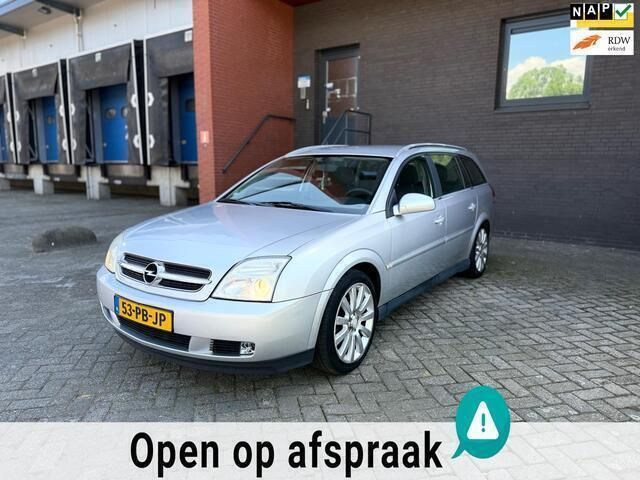 Grijs Gebruikt 2004 Opel Vectra Sport Stationwagen | € 1.450 (Iets duurder) - Afbeelding 1/4