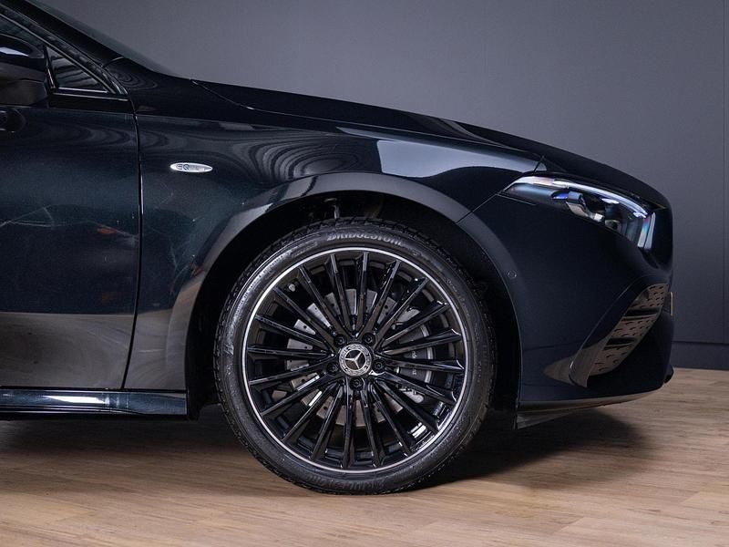 Occasion Mercedes A250 Business 163 PK (119 kW) 2025 Zwart Hatchback