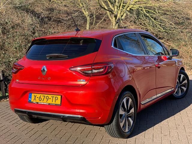 Occasion Renault Clio V Business 91 PK (66 kW) 2022 Rood Hatchback