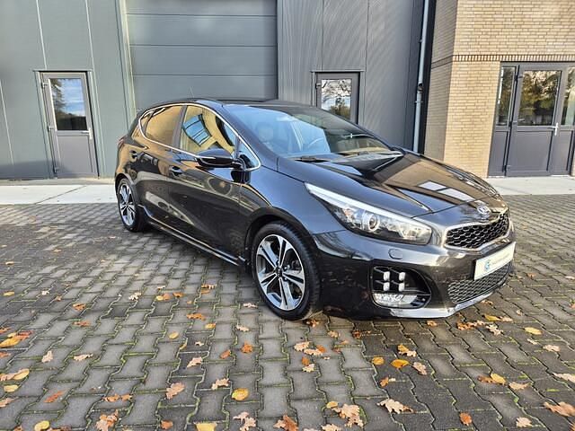 Zwart Occasion 2016 Kia Ceed GT-Line Hatchback | € 12.450 (Eerlijke prijs) - Afbeelding 1/4