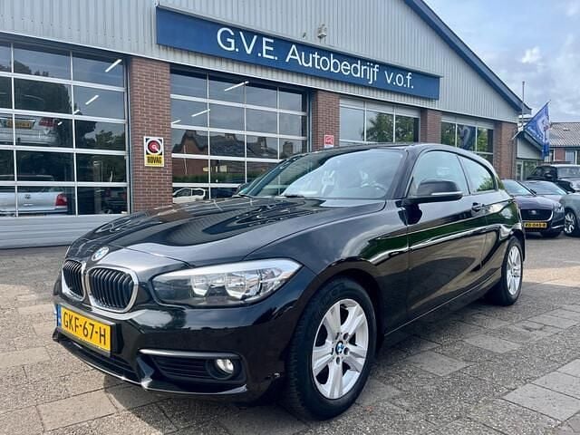 Zwart Gebruikt 2016 BMW 116 Executive Hatchback | € 8.500 (Super prijs) - Afbeelding 1/4