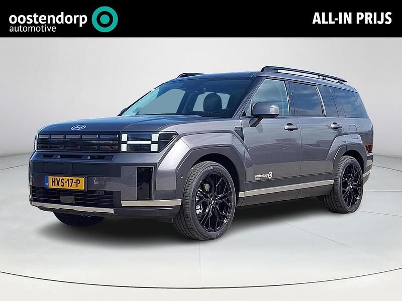 Grijs Occasion 2025 Hyundai Santa Fe Premium SUV | € 57.950 (Iets duurder) - Afbeelding 1/4