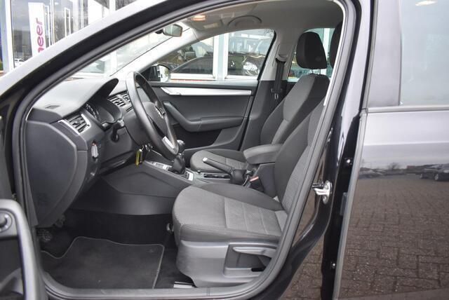 Occasion Skoda Octavia Business Line 116 PK (85 kW) 2016 Zwart Hatchback