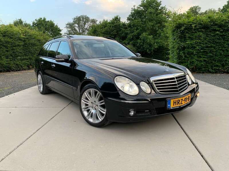 Zwart Gebruikt 2006 Mercedes E500 Avantgarde Stationwagen | € 13.750 - Afbeelding 1/4