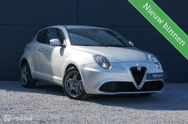 Grijs Gebruikt 2018 Alfa Romeo MiTo Hatchback | € 13.990 (Eerlijke prijs) - Afbeelding 1/4