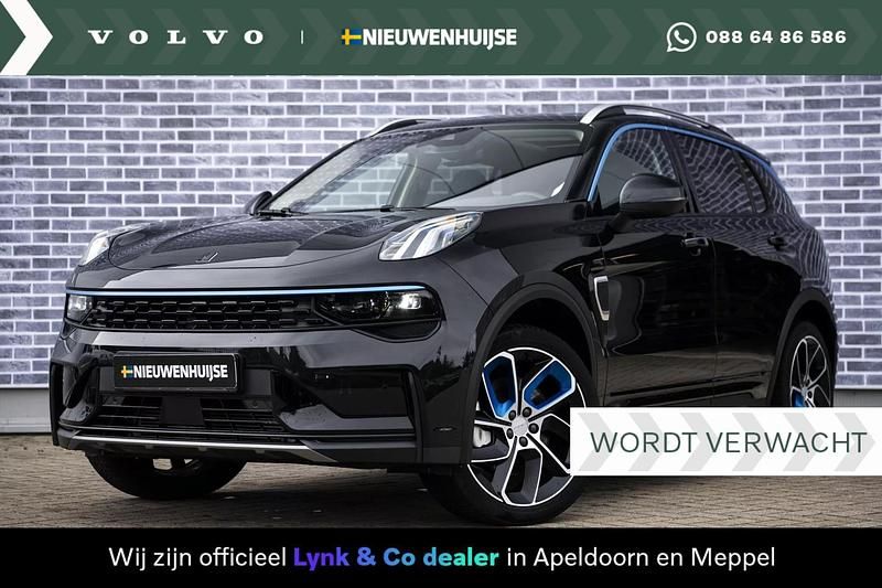 Zwart Gebruikt 2022 Lynk & Co 01 SUV | € 26.194 (Eerlijke prijs) - Afbeelding 1/1