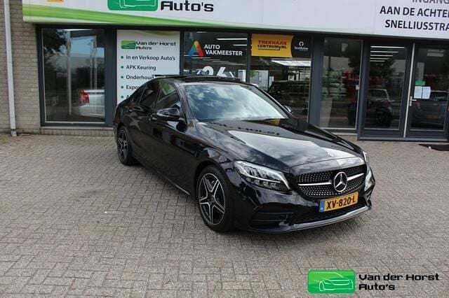 Zwart, metallic lak Gebruikt 2019 Mercedes C180 AMG Sedan | € 25.950 (Eerlijke prijs) - Afbeelding 1/4