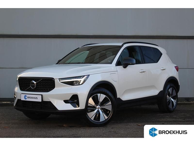 Wit Occasion 2022 Volvo XC40 Plus SUV | € 35.745 - Afbeelding 1/4