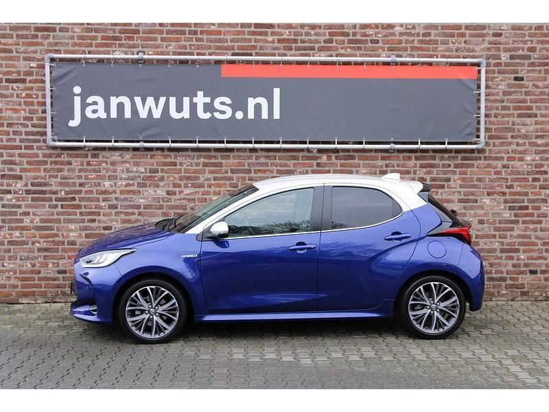 Occasion Toyota Yaris Executive 93 PK (68 kW) 2020 Blauw Hatchback