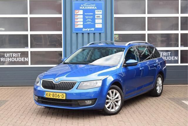 Blauw Gebruikt 2017 Skoda Octavia Business Line Stationwagen | € 13.850 (Duur) - Afbeelding 1/4