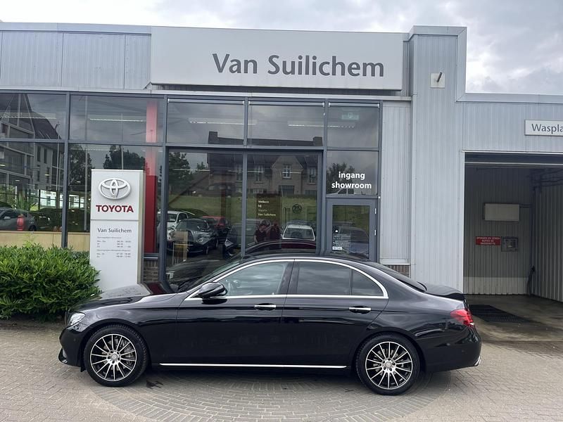 Zwart Gebruikt 2016 Mercedes E200 Prestige Sedan | € 23.995 (Eerlijke prijs) - Afbeelding 1/4
