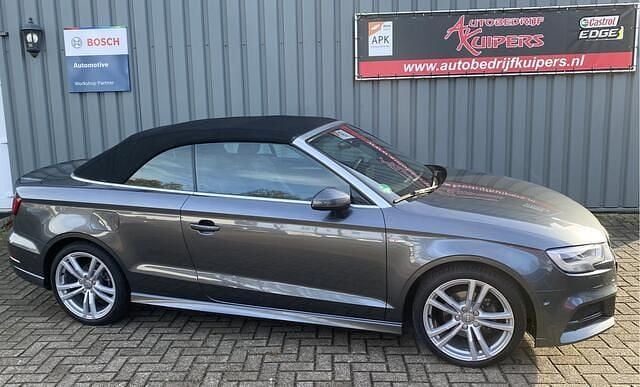 Grijs Occasion 2018 Audi A3 Cabriolet S-Line Cabriolet | € 24.450 (Duur) - Afbeelding 1/4
