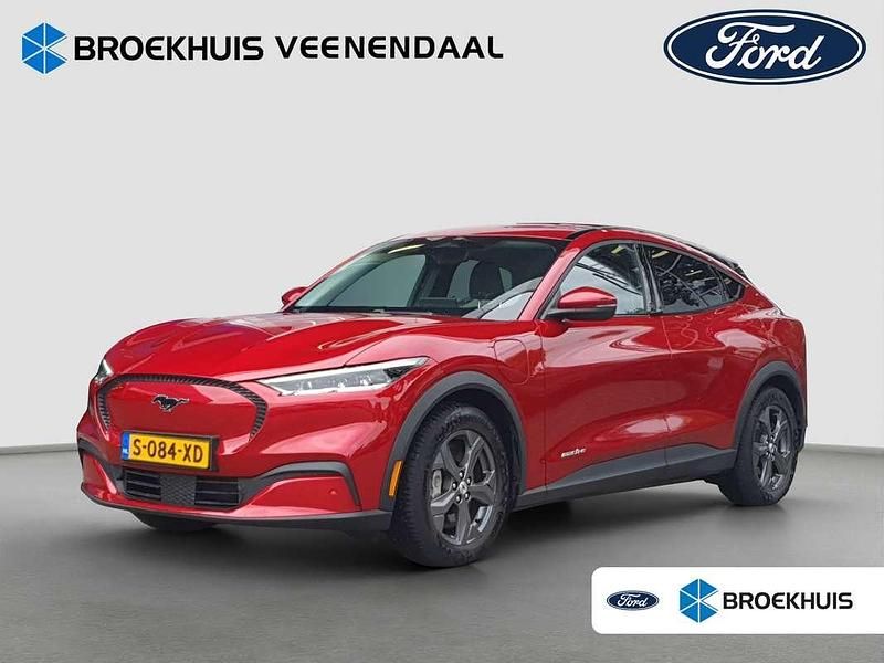 Rood Gebruikt 2023 Ford Mustang Mach-E SUV | € 33.900 (Super prijs) - Afbeelding 1/4